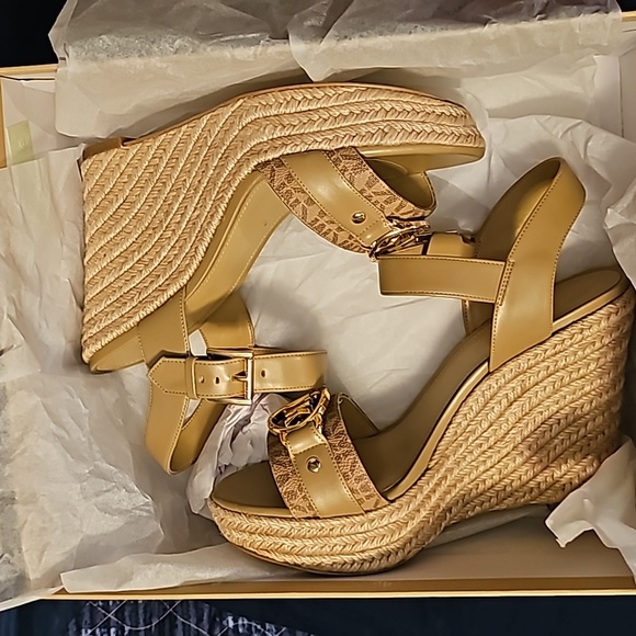 BRAND NEW Michael Kors Wedge Espadrille - Picture 1 of 5